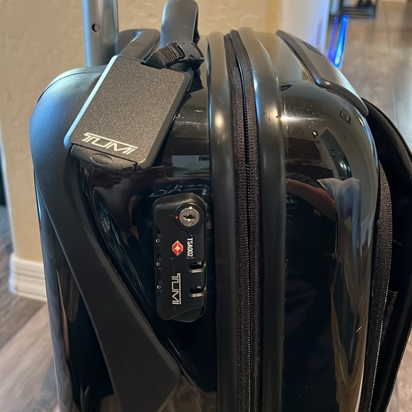 Tumi Ducati upright carryon, 2 wheels - Picture 7 of 15